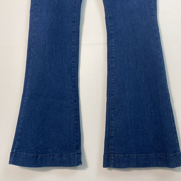 Stretch Flare Jeans with belt size large - Picture 5 of 11